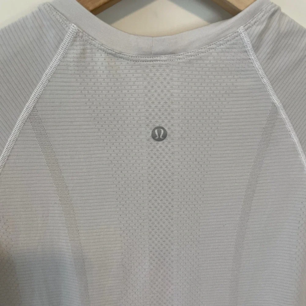 Lululemon‎ Swiftly Tech Short Sleeve White Athletic Top Size 6